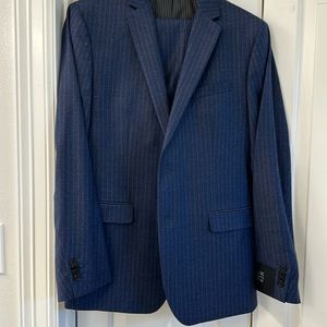 Banana Republic slim fit suit. Jacket size 42R & pants 32/32